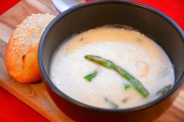 Read more about the article Asparagus Soup