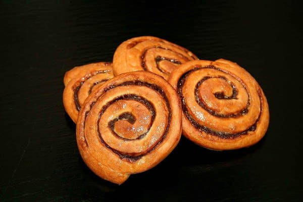 Read more about the article Kanelsnegle Recipe – Crisp Danish Cinnamon Rolls