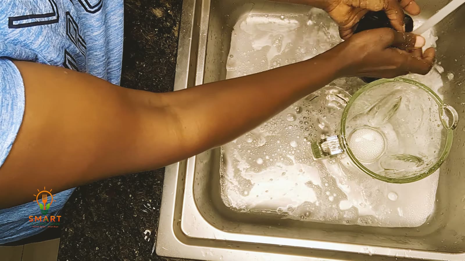 Washing the Hamilton Beach 58148A glass jar in a kitchen sink