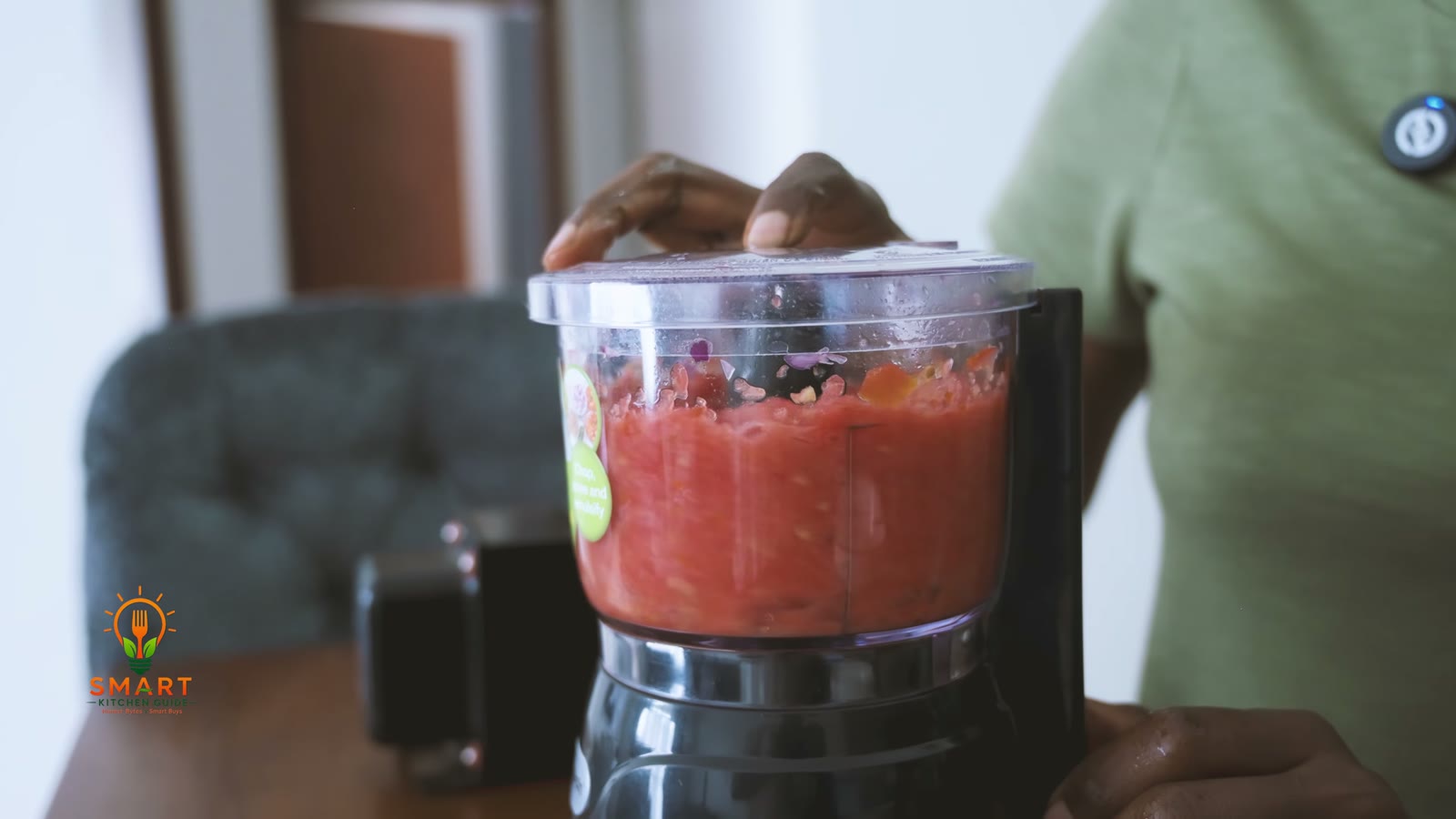 Tomatoes chopped to a purée in the Hamilton Beach 72850 chopper