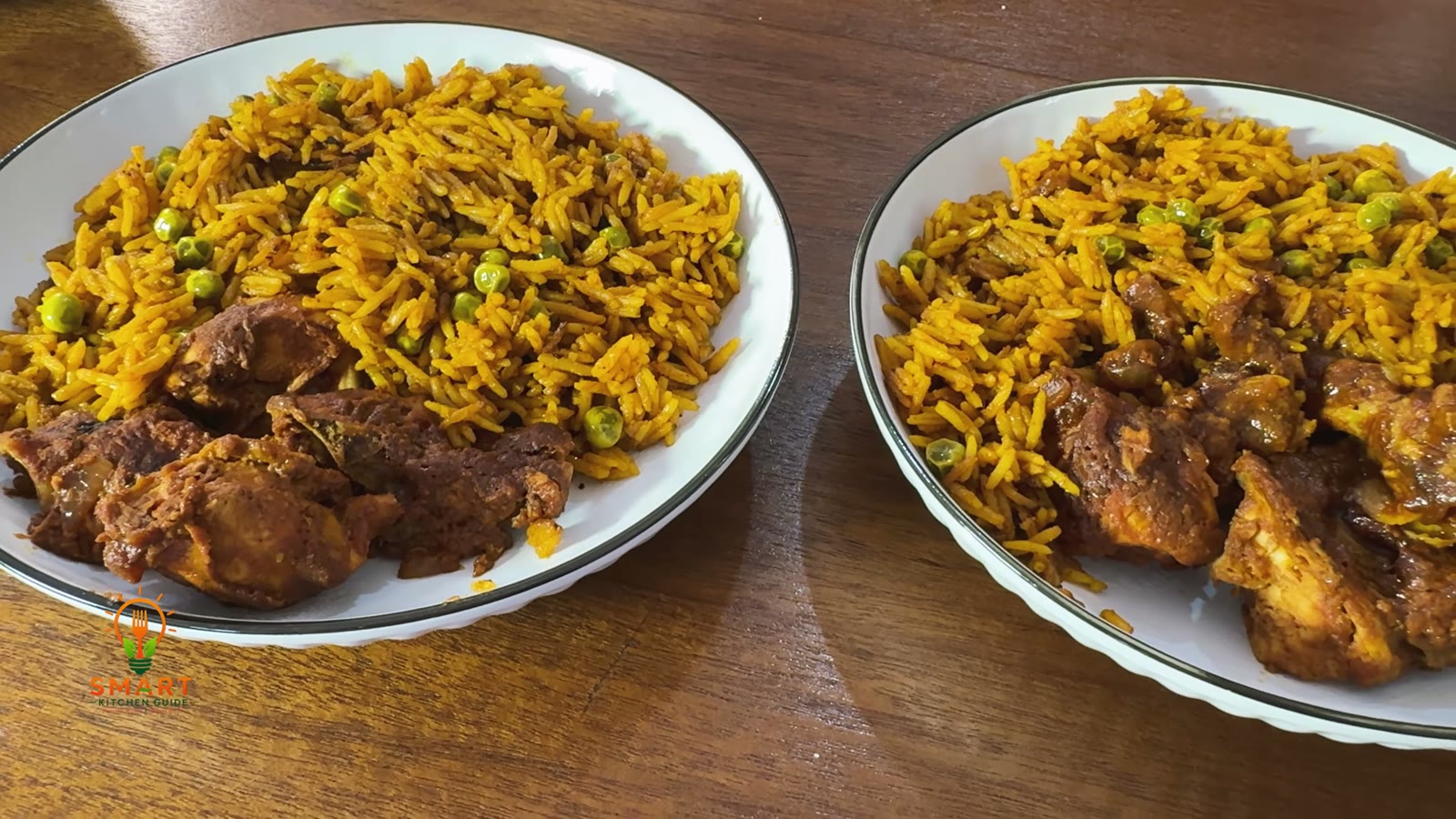 Two plates of vegetable rice with peas and chicken cooked at the same time in the Saachi NL-PC-5306